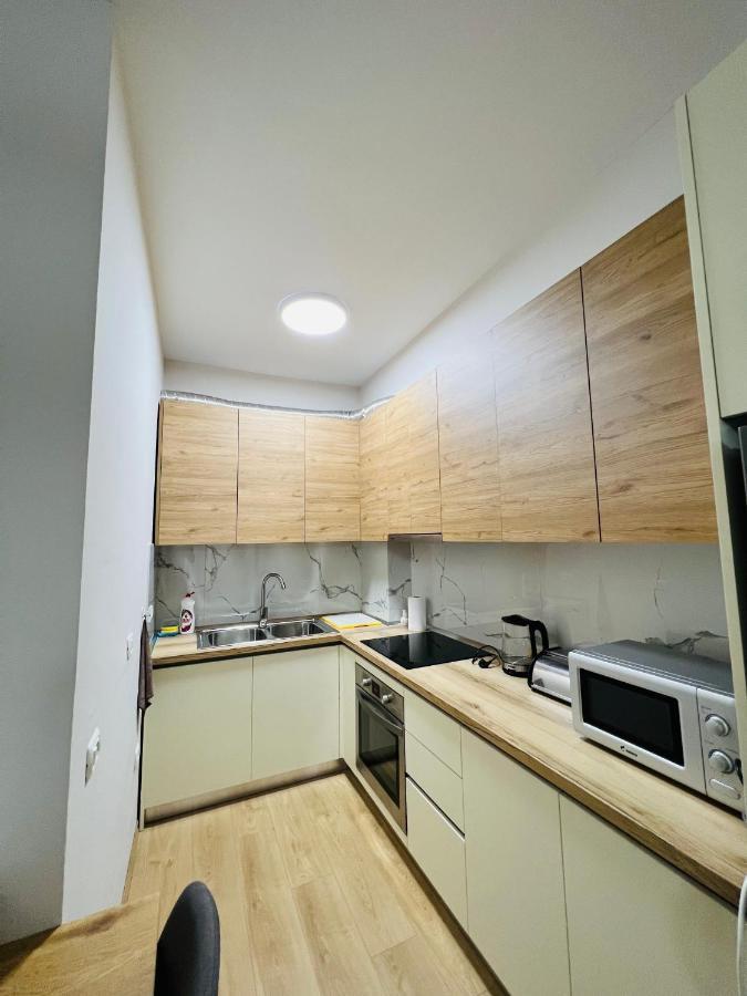 Lovely Apartment, Free Parking ティラナ エクステリア 写真