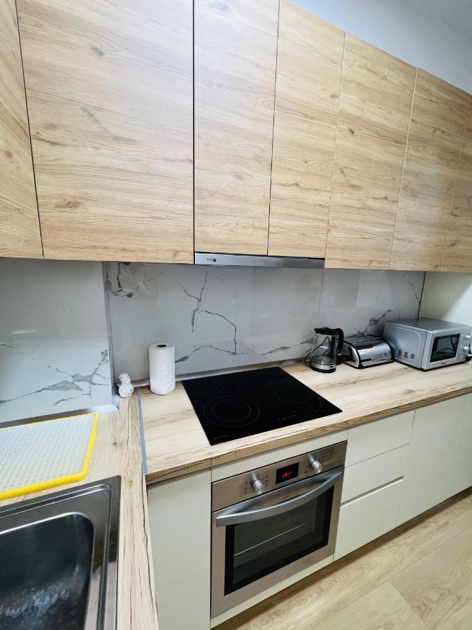 Lovely Apartment, Free Parking ティラナ エクステリア 写真