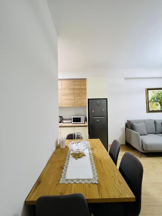 Lovely Apartment, Free Parking ティラナ エクステリア 写真