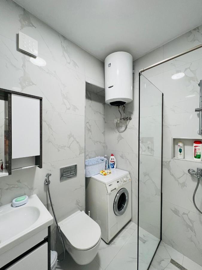 Lovely Apartment, Free Parking ティラナ エクステリア 写真
